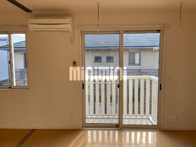 居室・リビング　日当たり良く、明るいお部屋