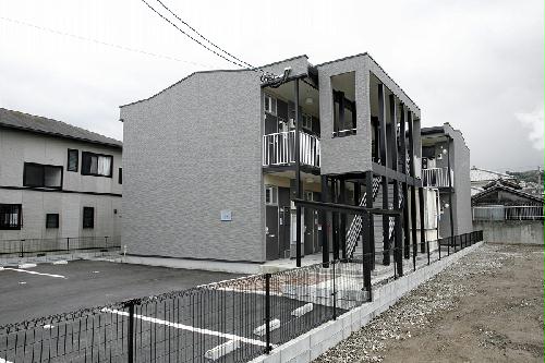 【レオパレスドミール　別府の建物外観】