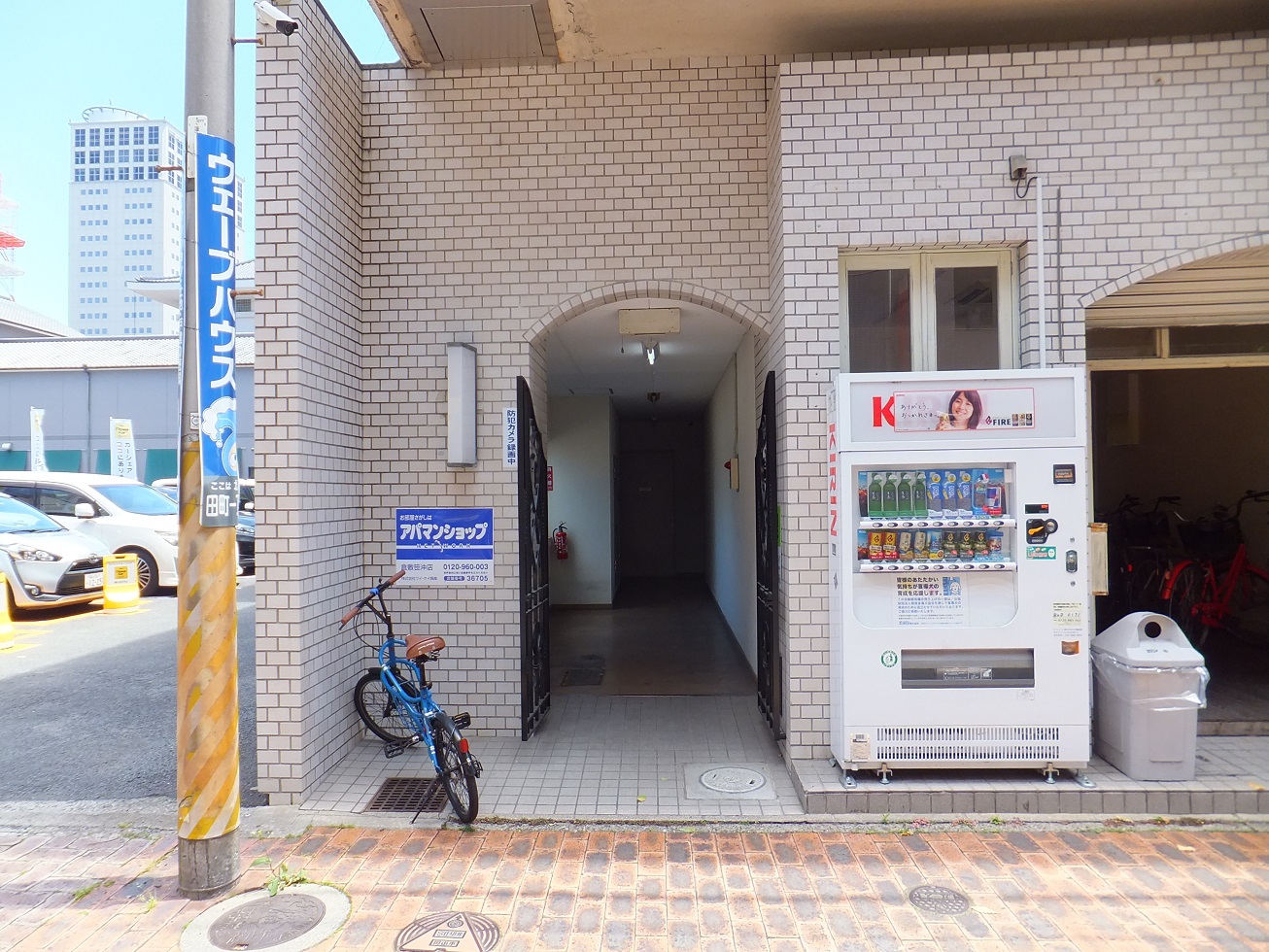 【岡山市北区田町のマンションのロビー】