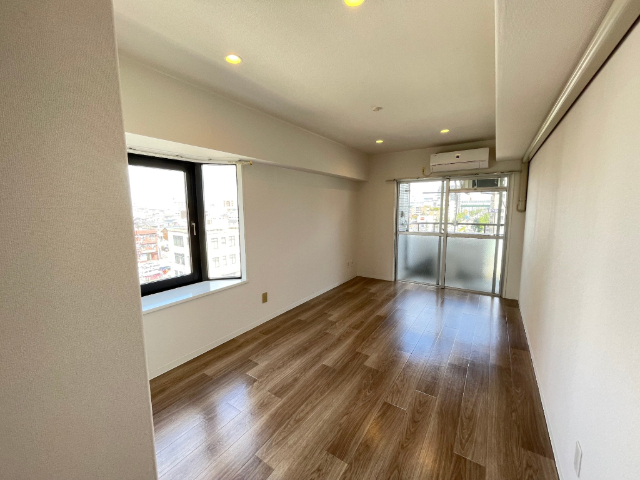 居室・リビング　広々した洋間です。