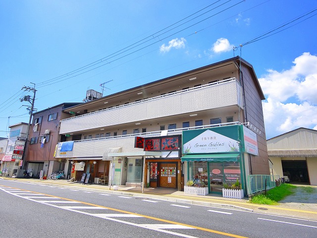 建物外観　外観は落ち着いています