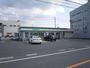コンビニ　ファミリーマート八木二丁目店（コンビニ）まで562m