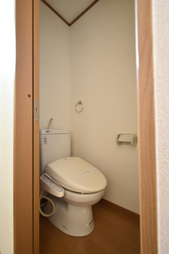 トイレ　※同物件・別号室の写真です。参考までに掲載しております。