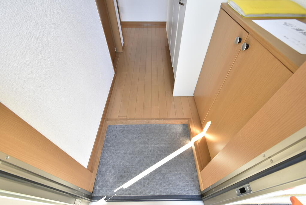 玄関　※同物件・別号室の写真です。参考までに掲載しております。
