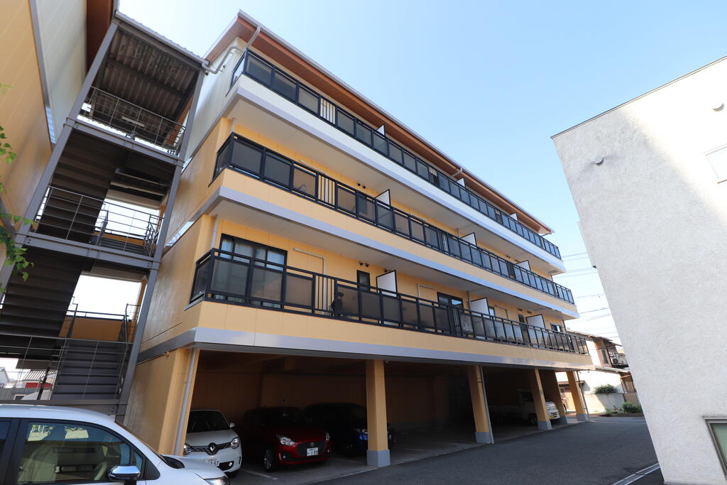 建物外観　住宅街に立地！