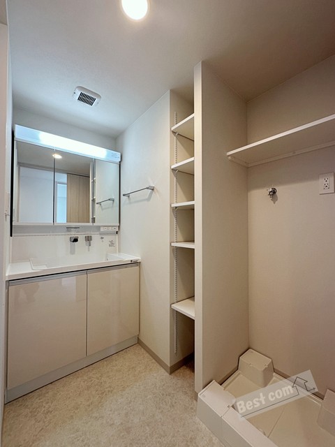 洗面設備　洗面所に収納あります♪