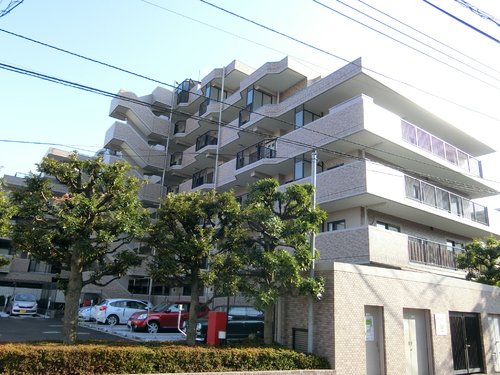 昭島市武蔵野のマンションの建物外観