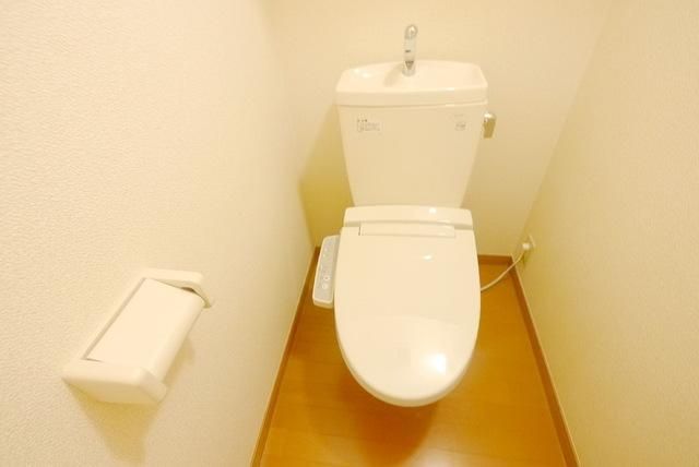 トイレ　シャワー付きトイレ