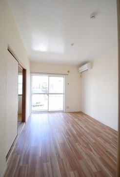 居室・リビング　別室参照