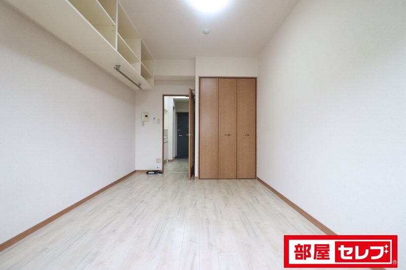 居室・リビング　中部屋の写真を参照