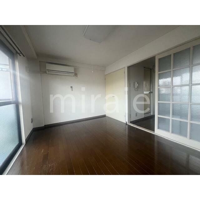 居室・リビング　※別号室の参考写真