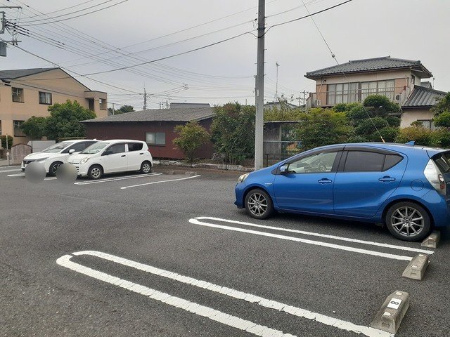 グランツの駐車場