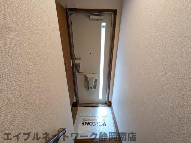 玄関　落ち着いた玄関です