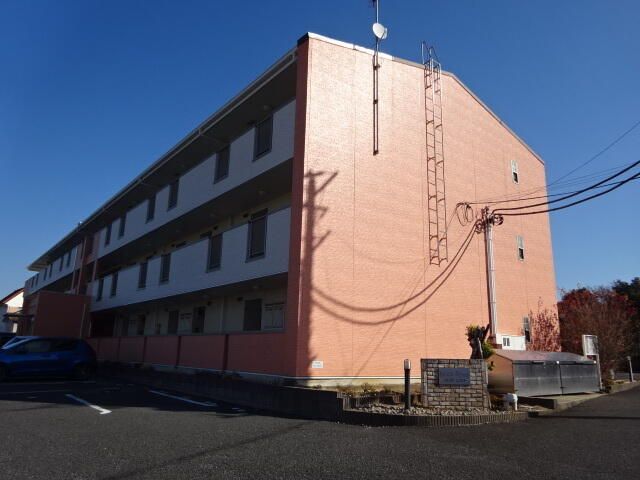 成田市飯田町のマンションの建物外観