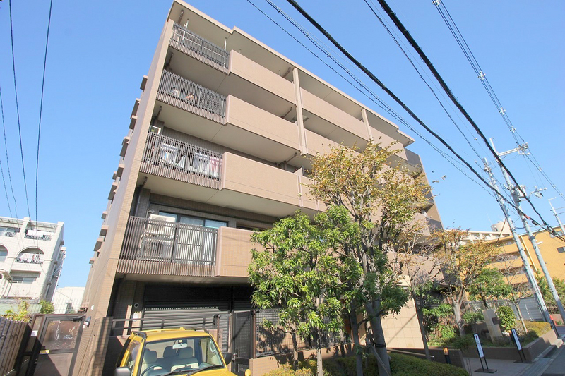 豊中市桜の町のマンションの建物外観