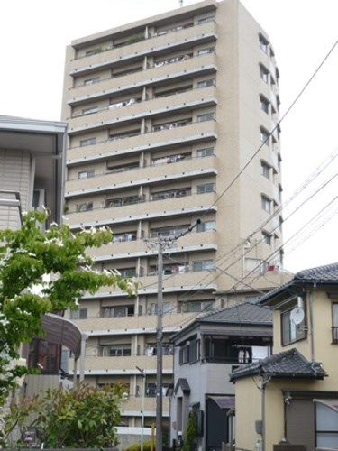 名古屋市守山区大牧町のマンションの建物外観