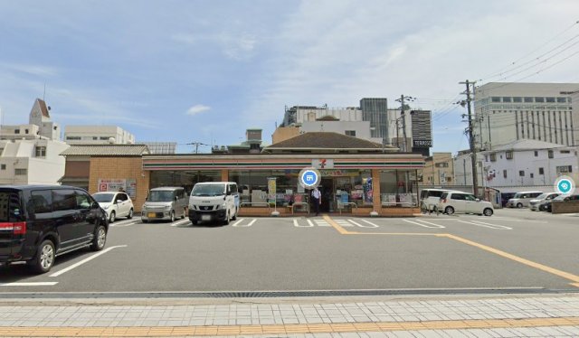 【フェリーチェ姫路駅前のコンビニ】