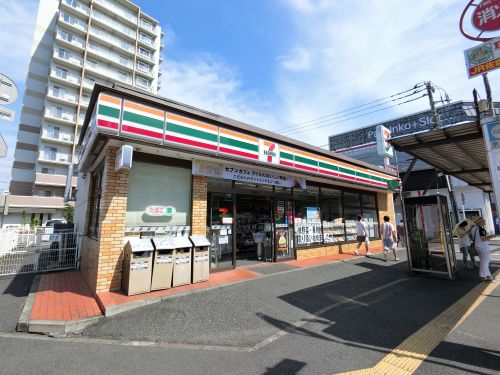 【佐倉市大蛇町のマンションのコンビニ】