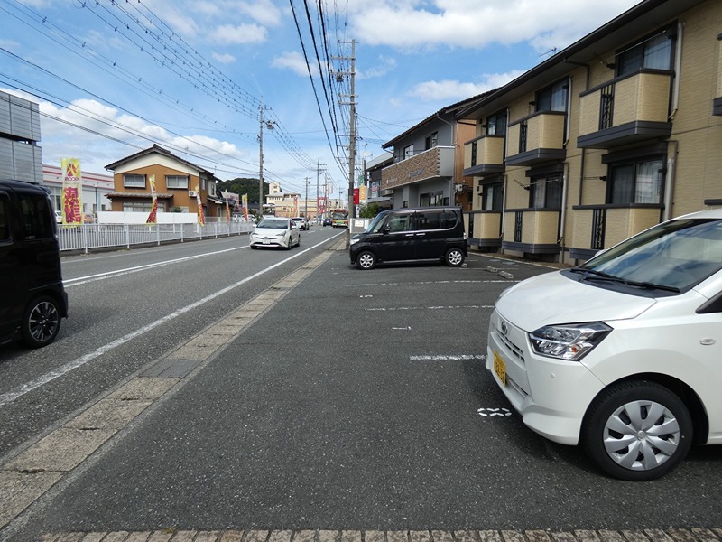 【セントヒルズの駐車場】