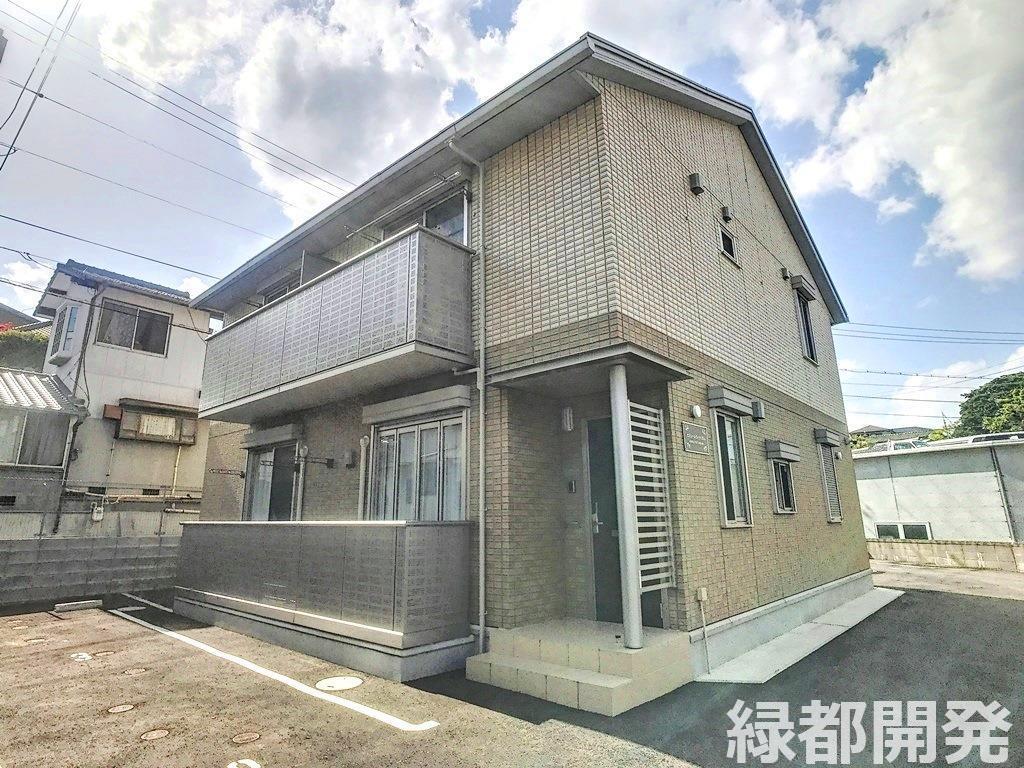 下関市汐入町のアパートの建物外観