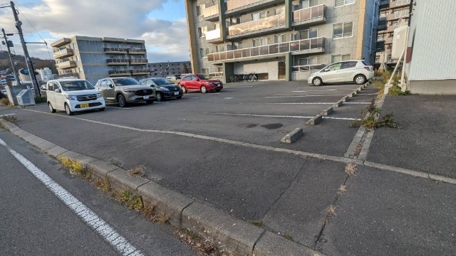 【プレジャー室蘭駅前の駐車場】