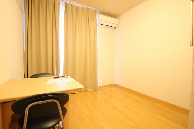 居室・リビング　別号室の写真です。