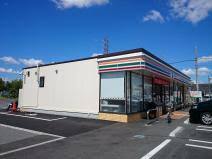 コンビニ　セブンイレブン 八尾若林町3丁目店（コンビニ）まで571m