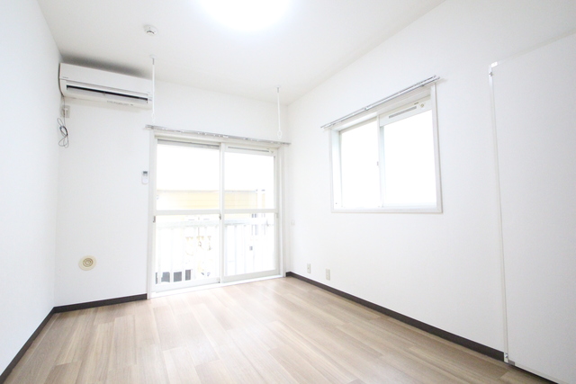 居室・リビング　※別部屋参考写真