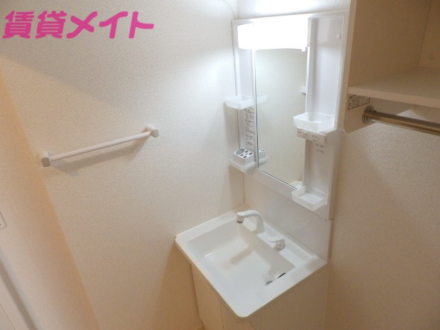 洗面設備　反転参考写真