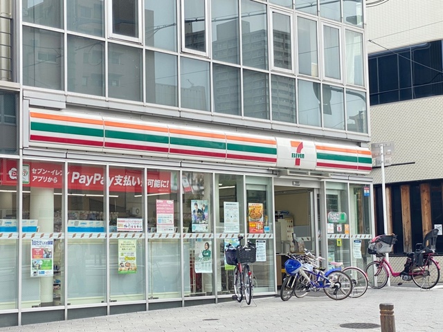 コンビニ　セブンイレブン大阪細工谷1丁目店（コンビニ）まで1111m