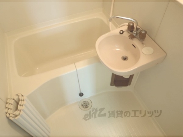 バス・シャワールーム　バス