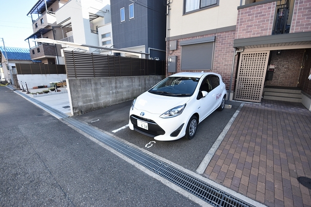 駐車場　駐車場
