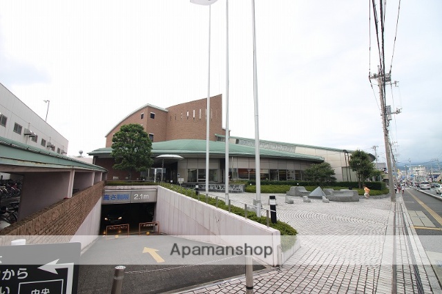 図書館　富士中央図書館（図書館）まで407m