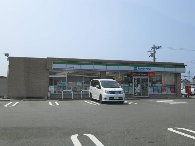 コンビニ　ファミリーマート（コンビニ）まで486m