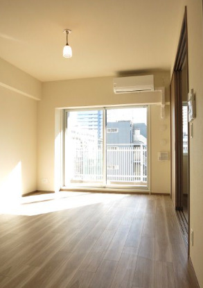 居室・リビング　※別部屋の参考写真です。