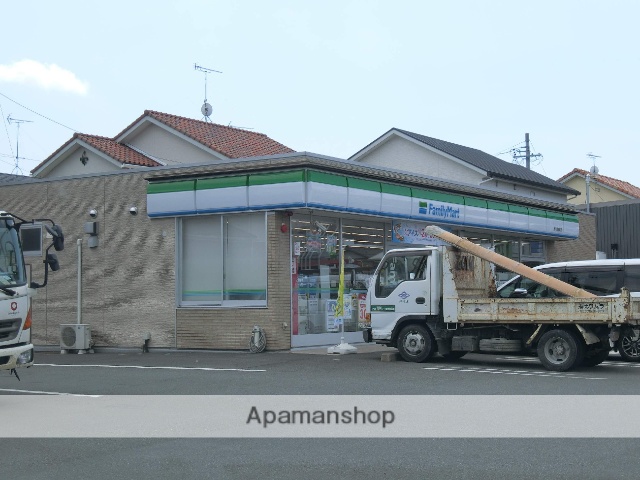 コンビニ　ファミリーマート（コンビニ）まで763m