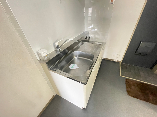 キッチン　２口ガスコンロが置けます。