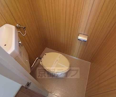 トイレ　清潔感のある洋式トイレ。