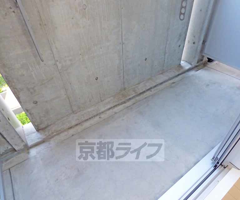 バルコニー　広々としたバルコニーです。