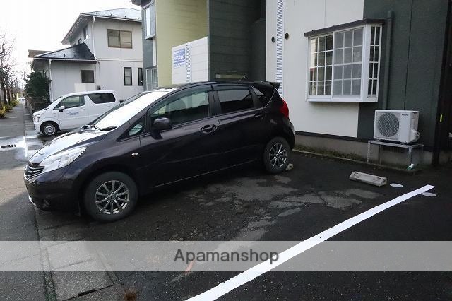 その他　敷地内駐車場（その他）まで0m