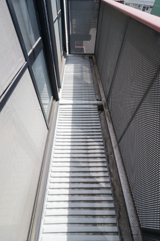 バルコニー　図面と現状に相違がある場合には現状を優先