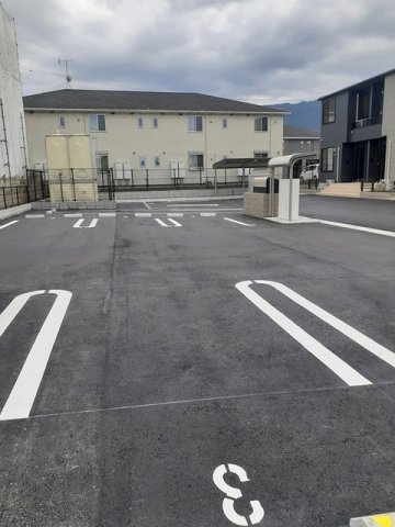 駐車場　駐車スペースもあります☆