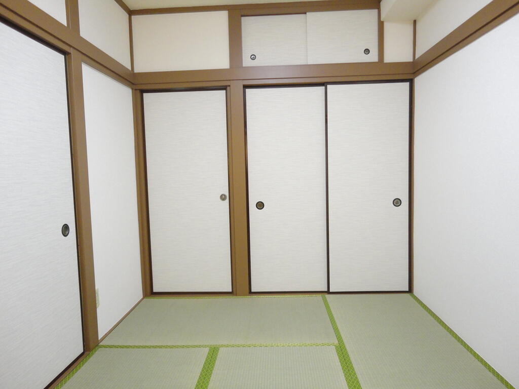 ホワイトシティの居間写真