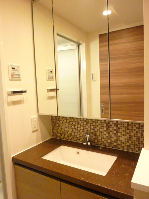 洗面設備　写真は同タイプ住居です