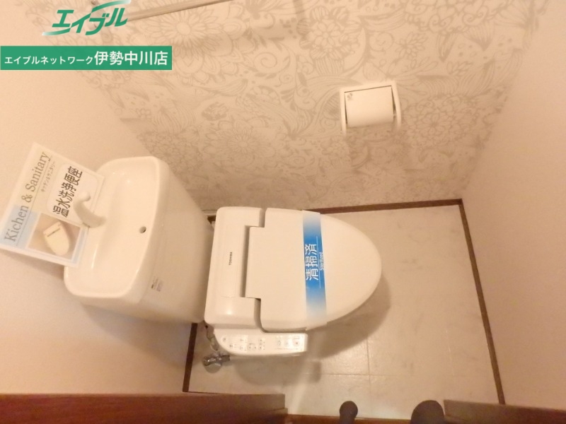 トイレ　同型参考写真