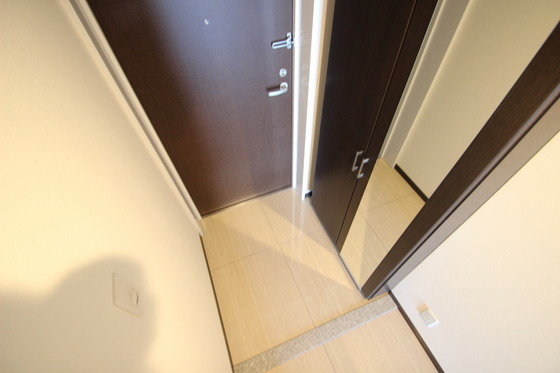 玄関　※別のお部屋の写真です。