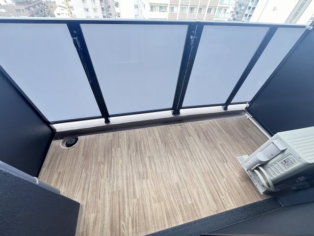 バルコニー　外からの目が気にならないバルコニーで洗濯物が干せます