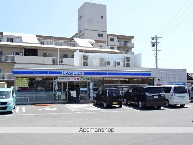 コンビニ　ローソン（コンビニ）まで683m