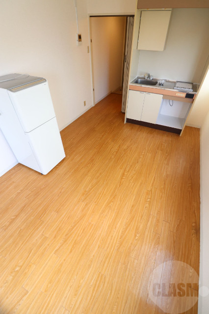 居室・リビング　６帖の洋室です