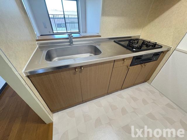 キッチン　コンパクトなキッチンで掃除もラクラク